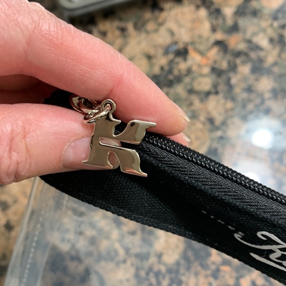 Kiehl’s Toiletry/Make Up Zippered Pouch - Picture 3 of 5